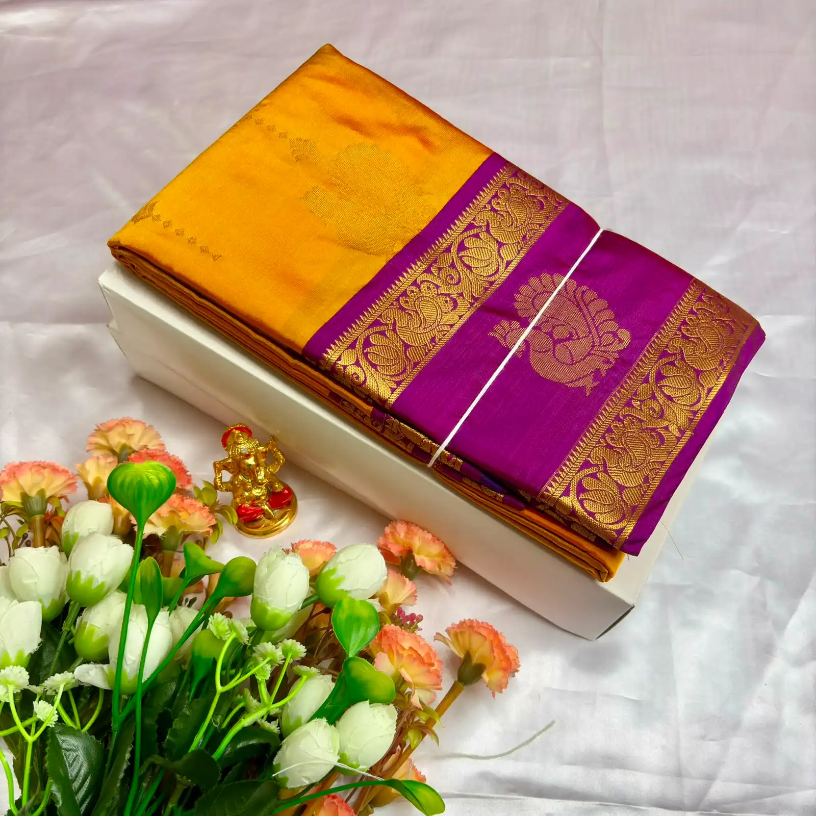 Traditional Paisley Motif Grand Border Semi Kanchipuram Silk Saree